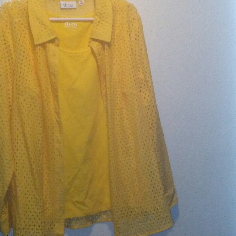 NWOT Yellow tank with crochet type long sleeve